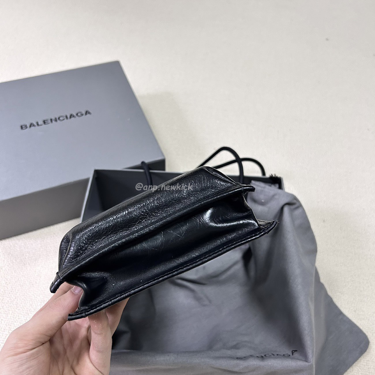 Balenciaga Explorer Arena Cracked Leather Messenger Bag Black (12) - newkick.cc